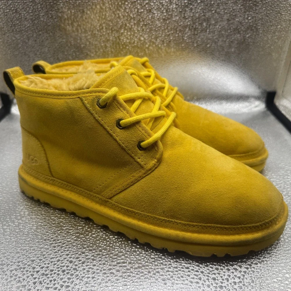 Size 9 UGG Neumel Chukka Boots Mens Yellow Good Suede Lace Up 3236